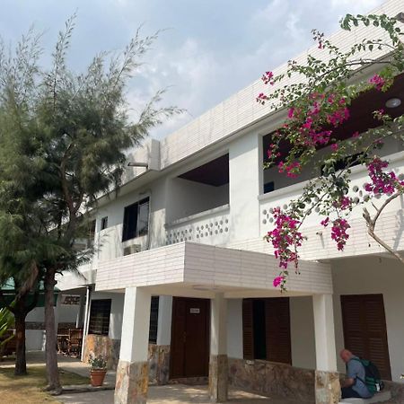Omanye Lodge Άκρα Εξωτερικό φωτογραφία